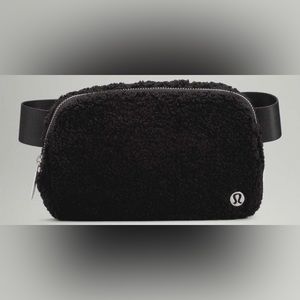 Lululemon Everywhere Belt Bag Fleece